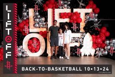 RocketsLiftOffBtB_091258